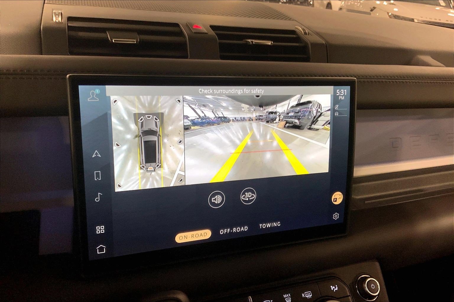 Used 2025 Land Rover Defender 130 X-Dynamic SE image 26