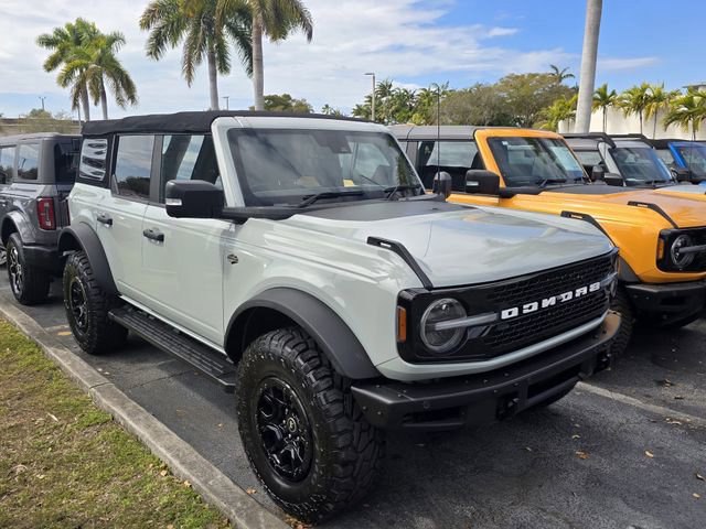 Used 2022 Ford Bronco Wildtrak image 2