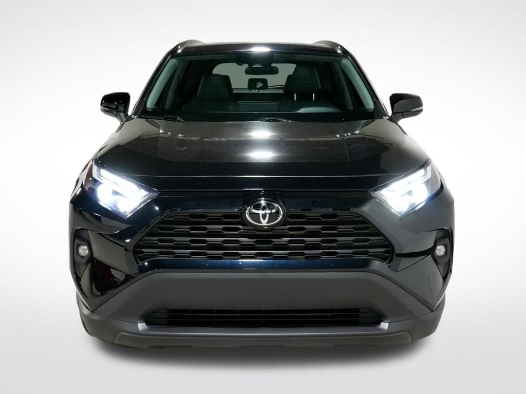 Used 2022 Toyota RAV4 XLE Premium image 12