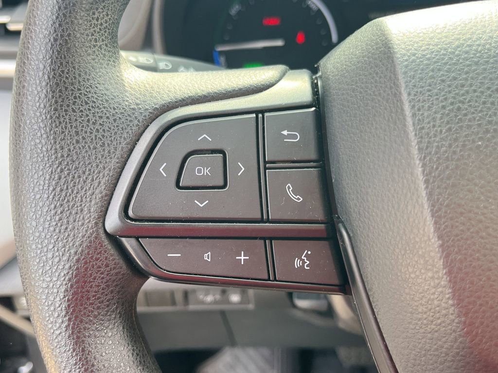 Used 2025 Toyota Sienna LE FWD image 20