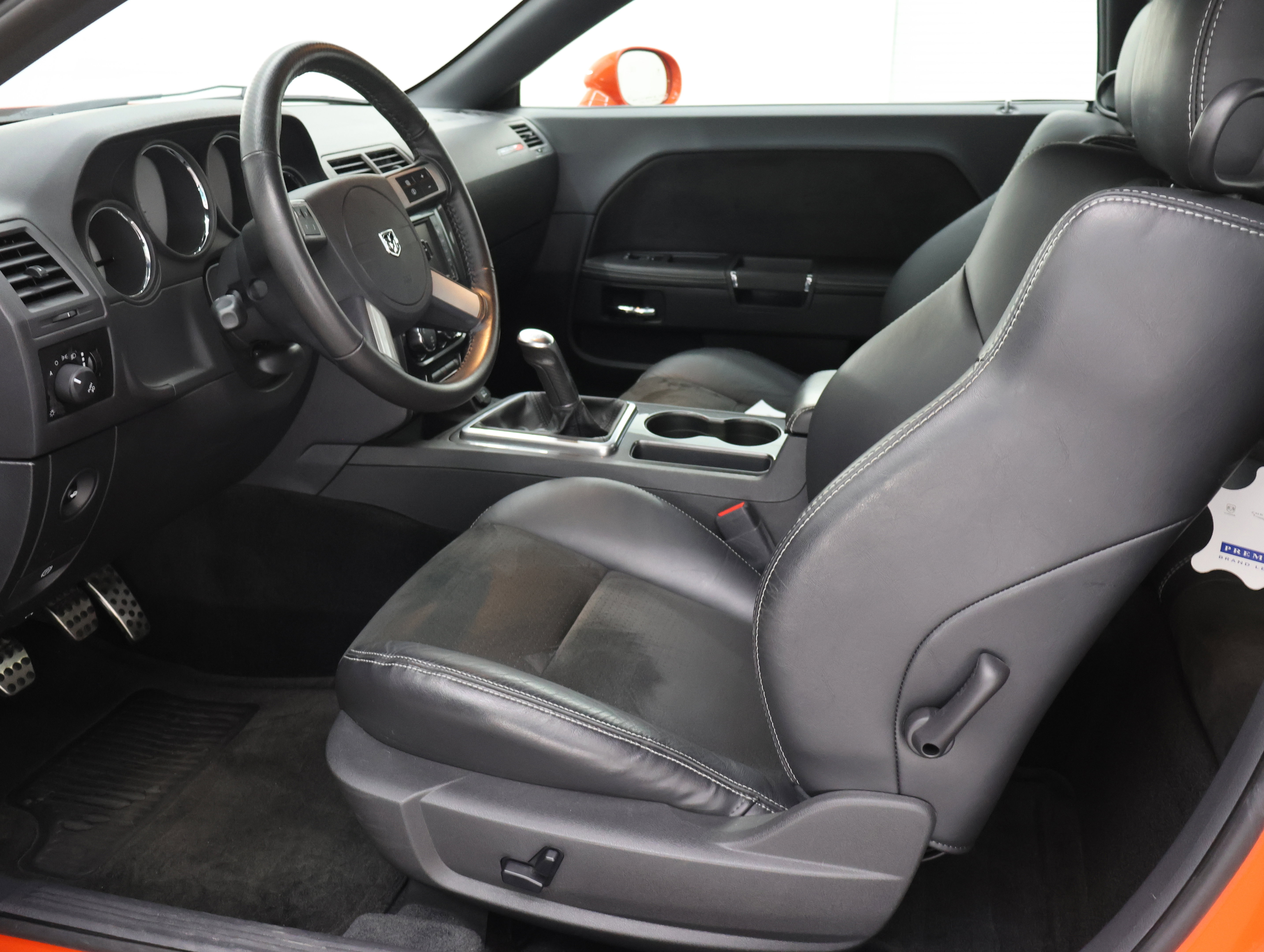 Used 2009 Dodge Challenger SRT8 w/ SRT Option Group II RWD image 8