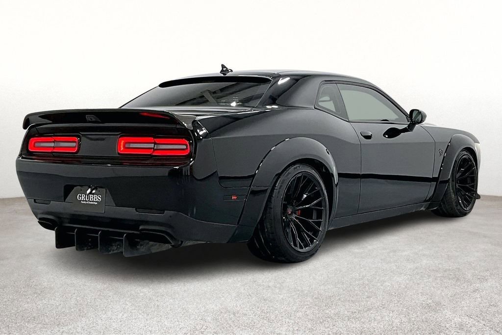 Used 2016 Dodge Challenger SRT Hellcat image 2