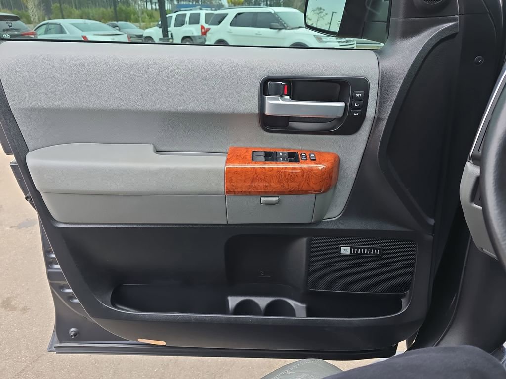 Used 2019 Toyota Sequoia Platinum image 32