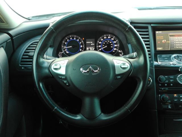 Used 2017 INFINITI QX70 AWD image 29