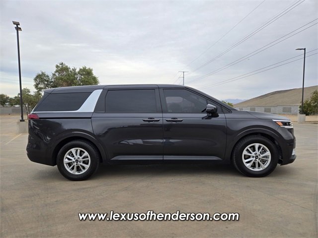 Used 2024 Kia Carnival LX image 7