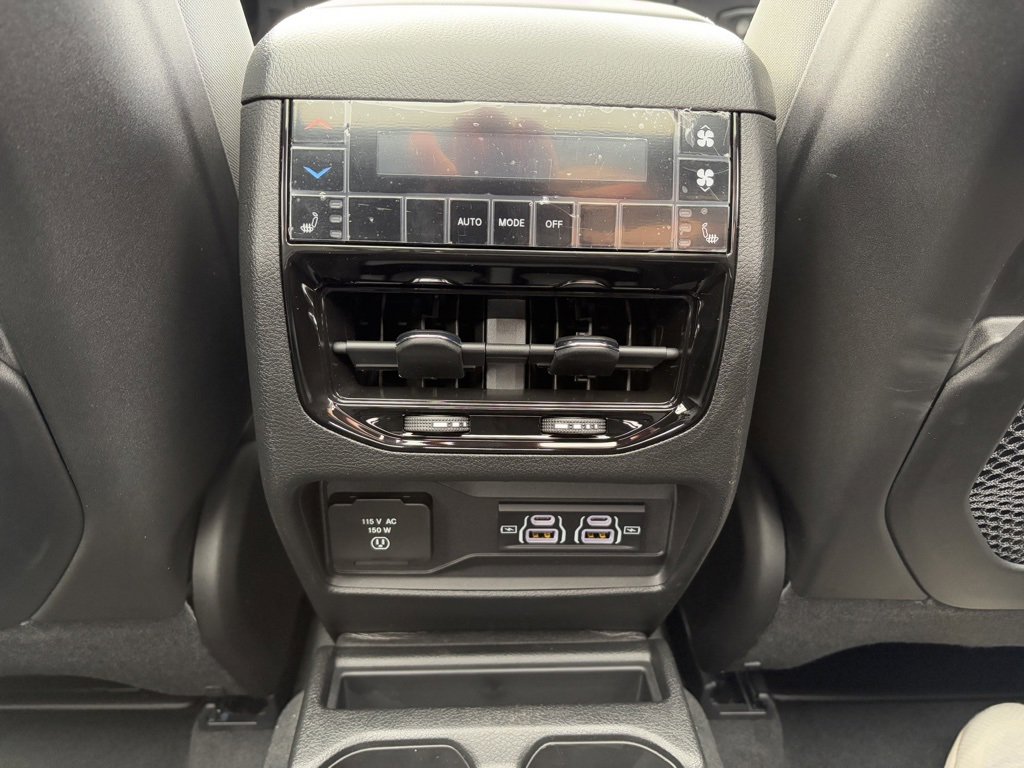 New 2025 Jeep Grand Cherokee L Limited image 19