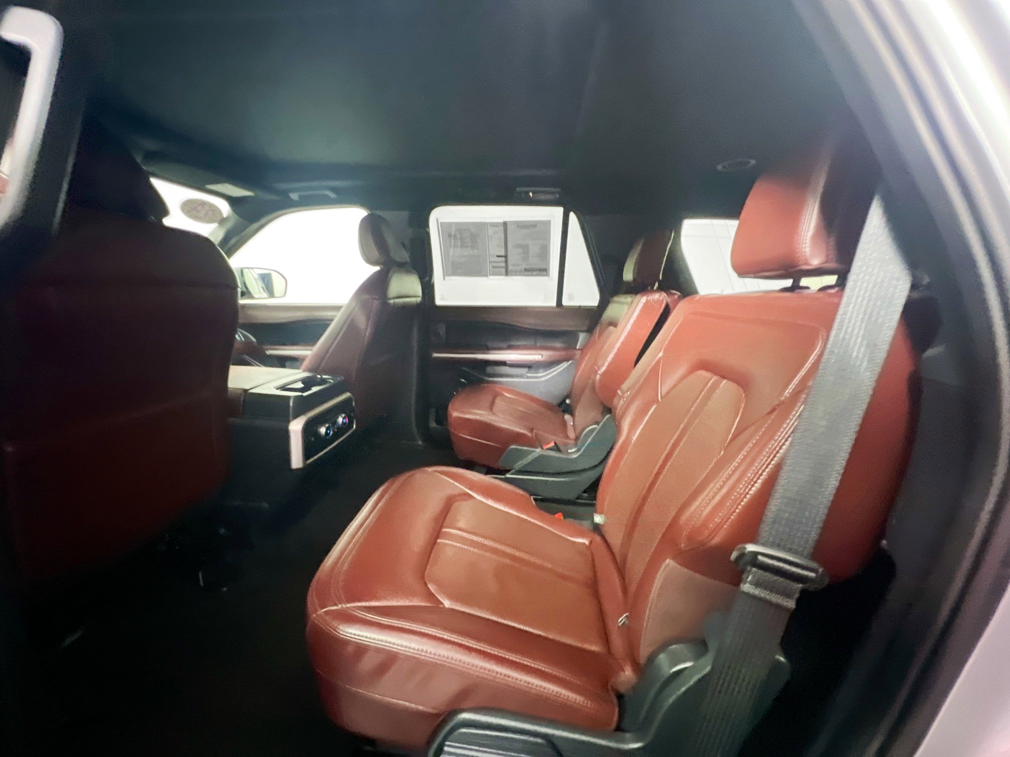 Used 2024 Ford Expedition Limited image 29