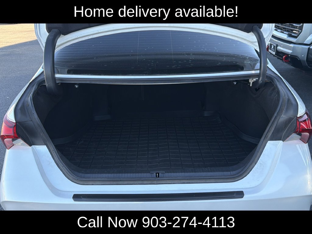 Used 2020 Toyota Avalon XLE w/ Moonroof Package FWD image 10