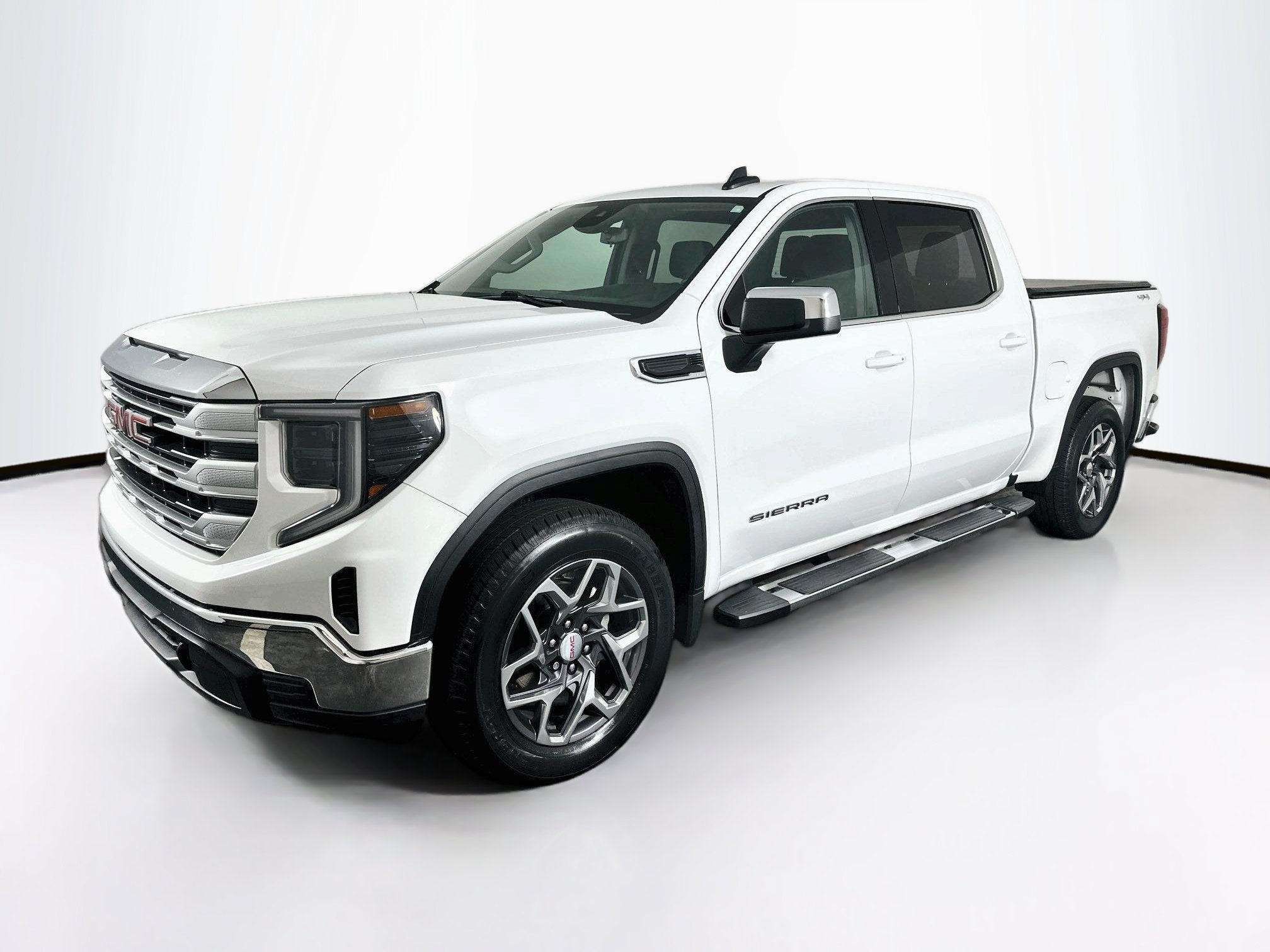 Used 2023 GMC Sierra 1500 SLE AWD/4WD image 3