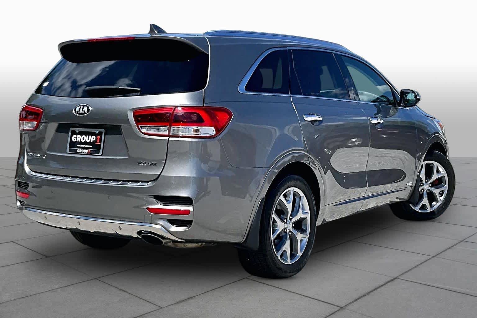 Used 2017 Kia Sorento SX AWD/4WD image 13