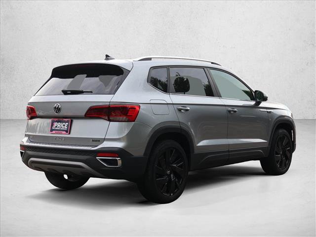 Used 2023 Volkswagen Taos SE w/ Panoramic Sunroof Package AWD/4WD image 5