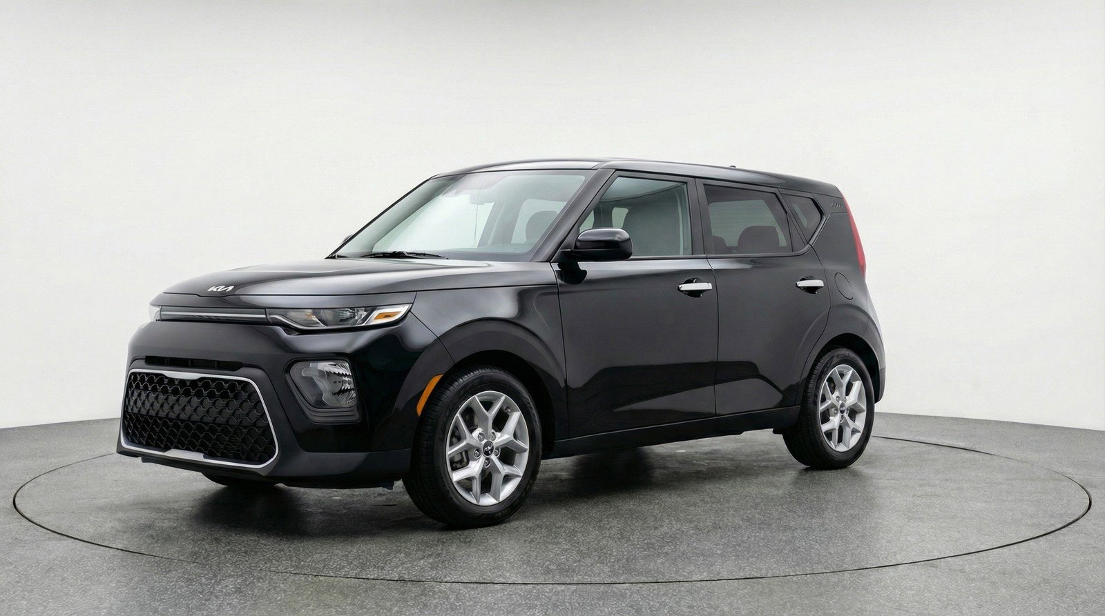 Used 2025 Kia Soul LX w/ LX Technology Package image 3