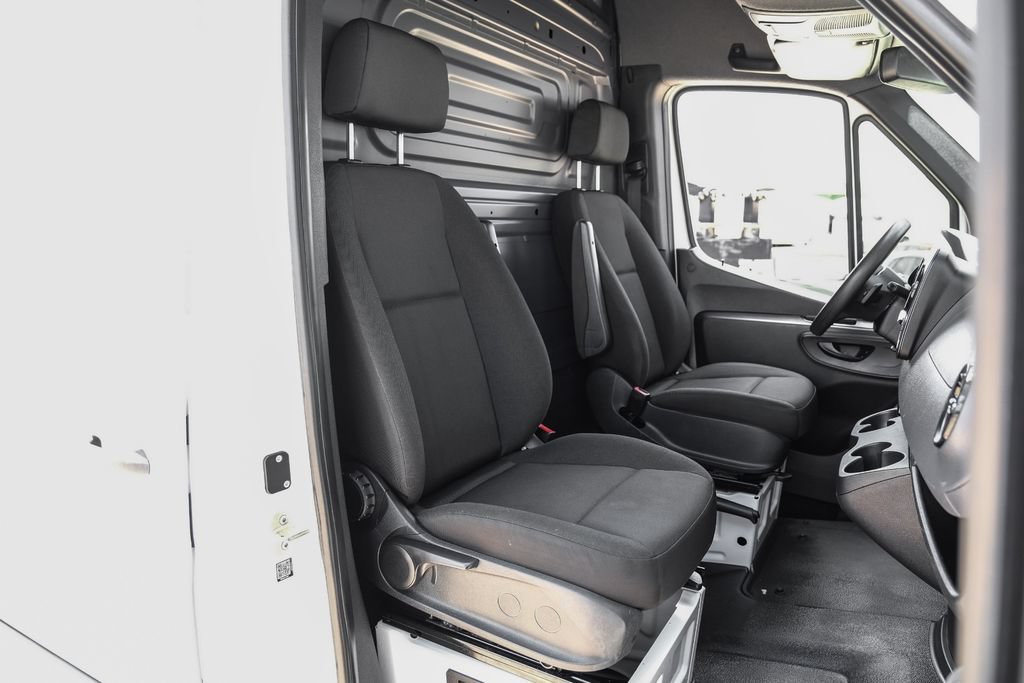 Used 2019 Mercedes-Benz Sprinter 170 Cargo image 26
