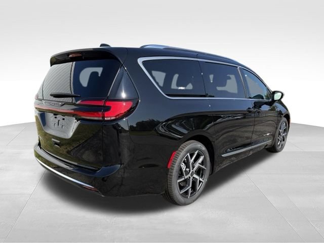 New 2027 Chrysler Pacifica Pinnacle w/ Theater Group FWD image 19