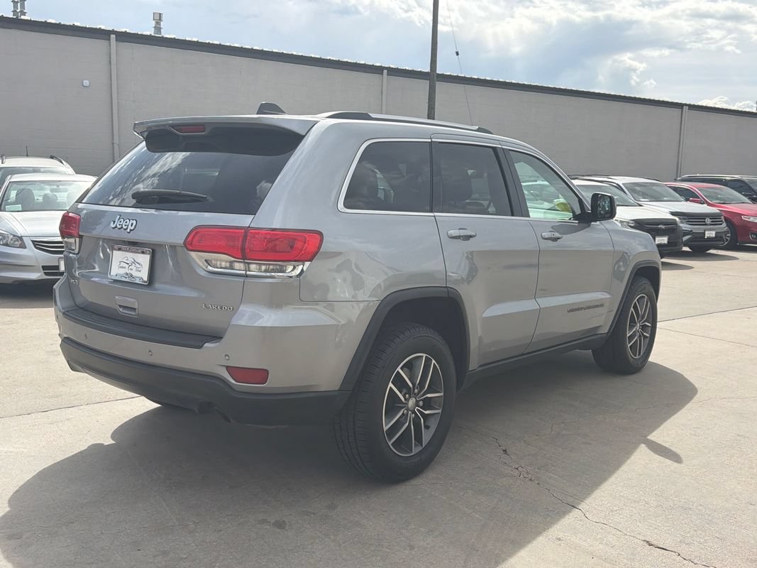 Used 2018 Jeep Grand Cherokee Laredo AWD/4WD image 5