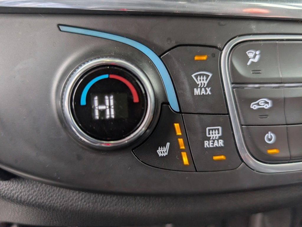 Used 2022 Chevrolet Traverse LT image 17