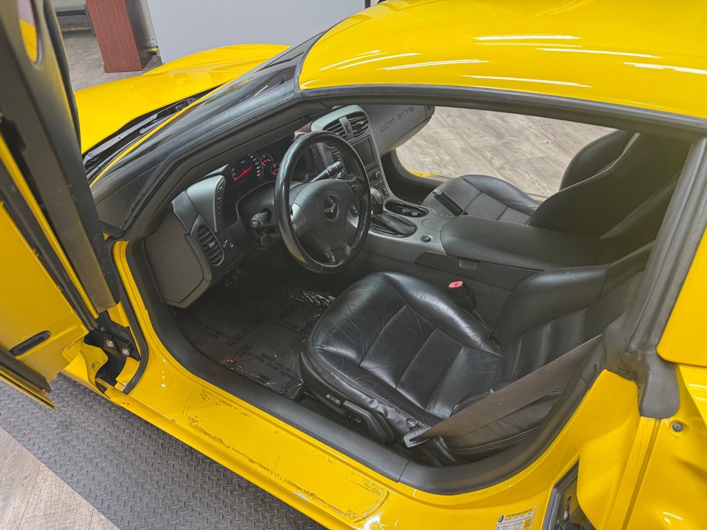 Used 2007 Chevrolet Corvette Coupe w/ Preferred Equipment Group RWD image 22