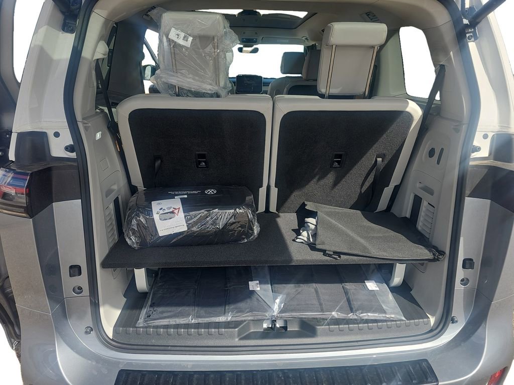 New 2025 Volkswagen ID. Buzz 1st Edition image 16