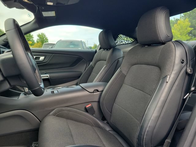 Used 2025 Ford Mustang Coupe RWD image 9