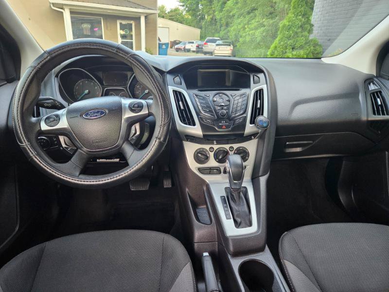 Used 2013 Ford Focus SE FWD image 12