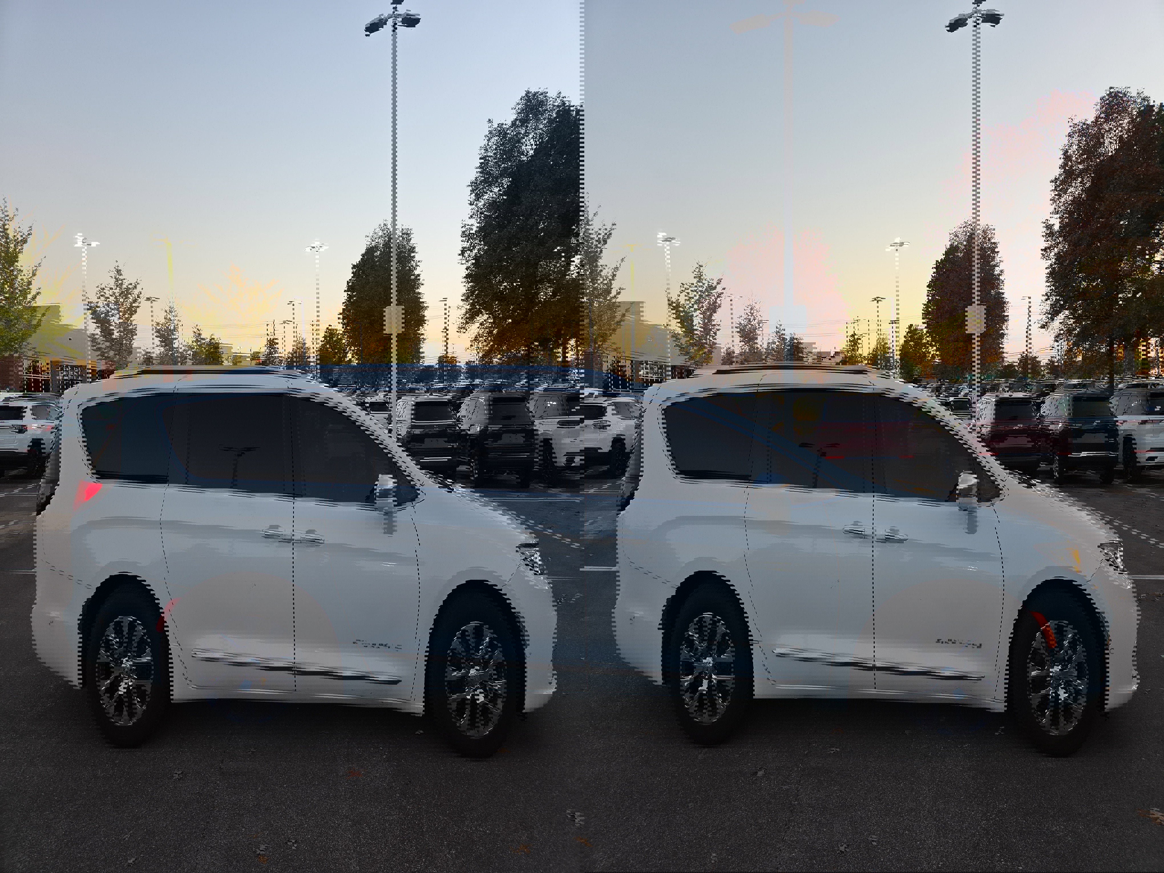 Used 2022 Chrysler Pacifica Pinnacle image 6