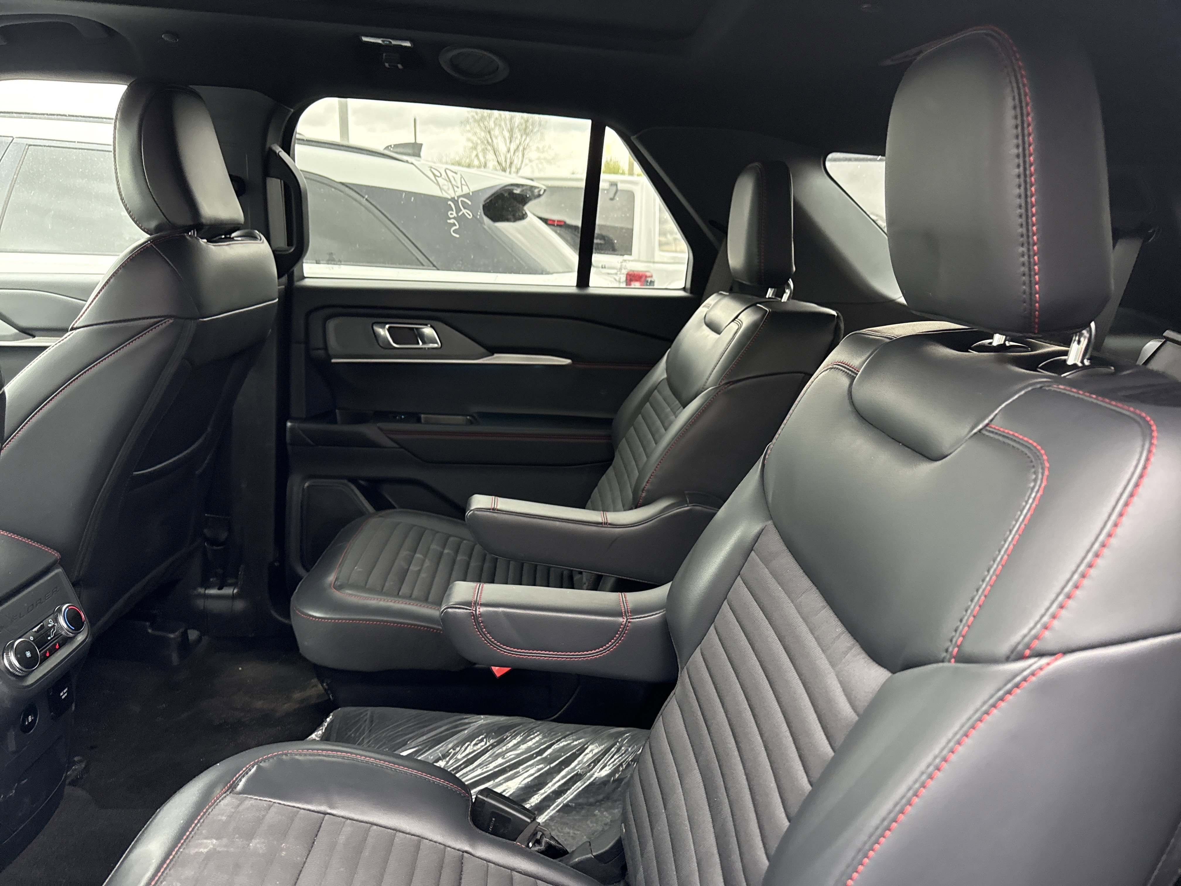 Used 2026 Ford Explorer ST-Line w/ ST-Line Street Pack AWD/4WD image 10