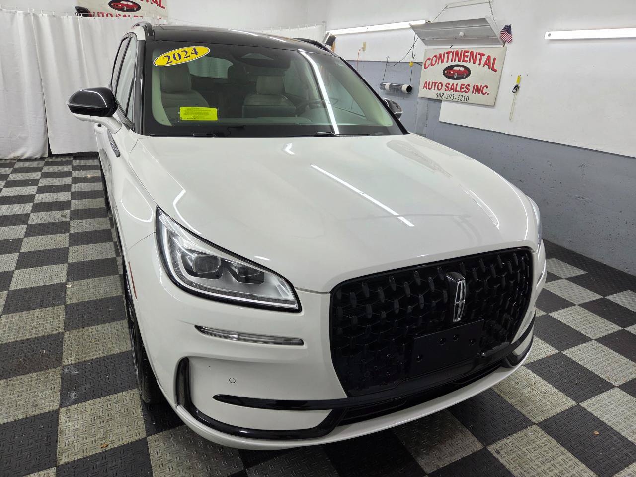 Used 2024 Lincoln Corsair Reserve w/ Equipment Group 201A AWD/4WD image 10
