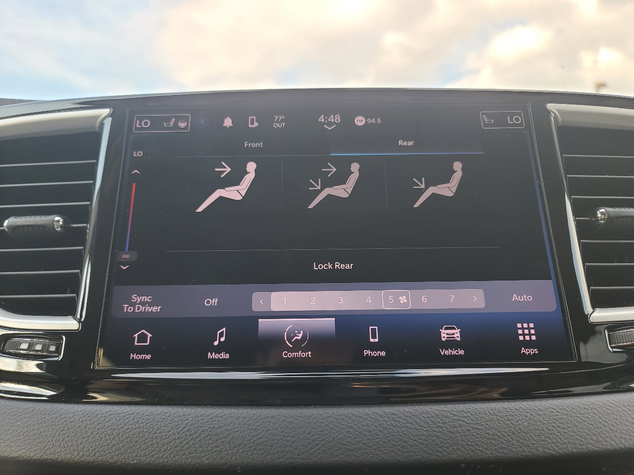 Used 2023 Chrysler Pacifica Touring-L image 23