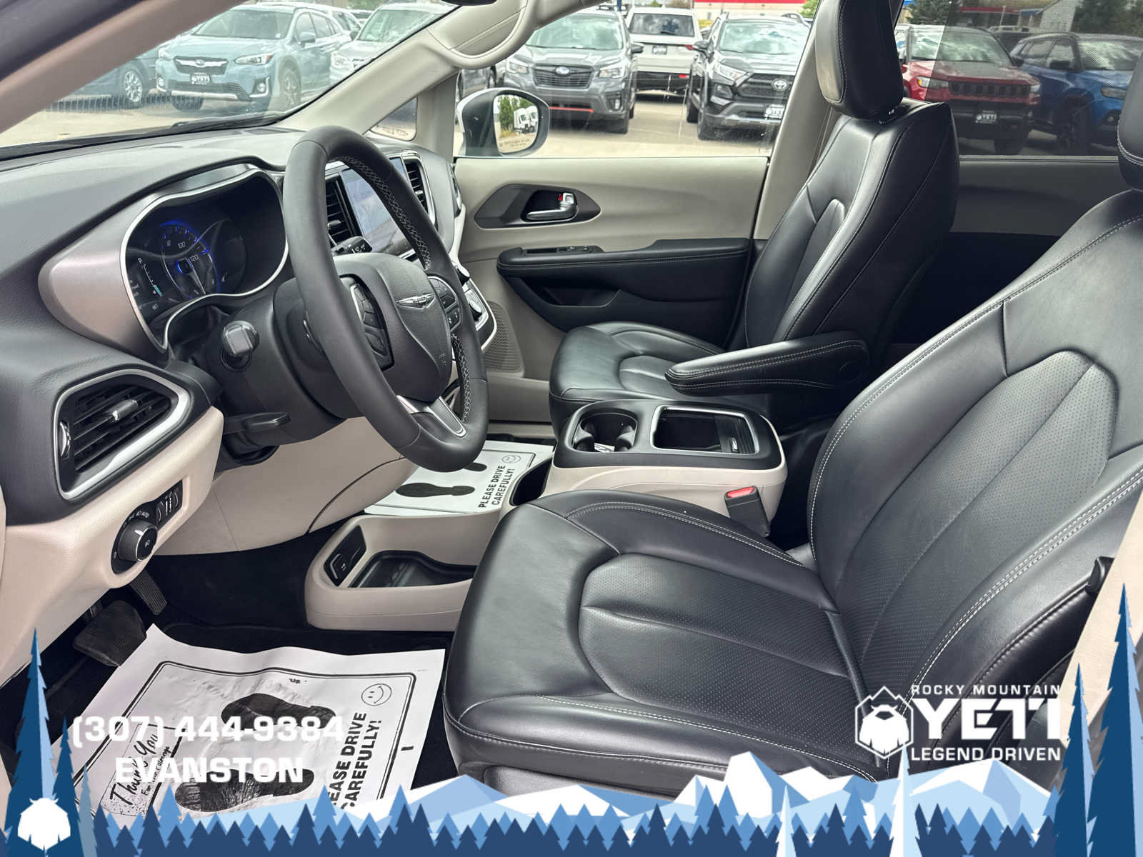 Used 2023 Chrysler Pacifica Touring-L FWD image 21