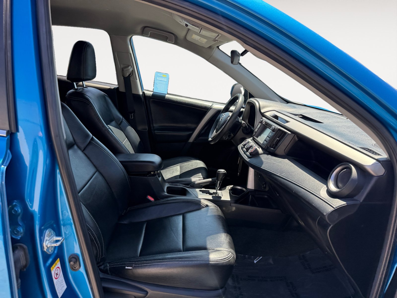 Used 2018 Toyota RAV4 LE w/ All Weather Liner Package FWD image 19