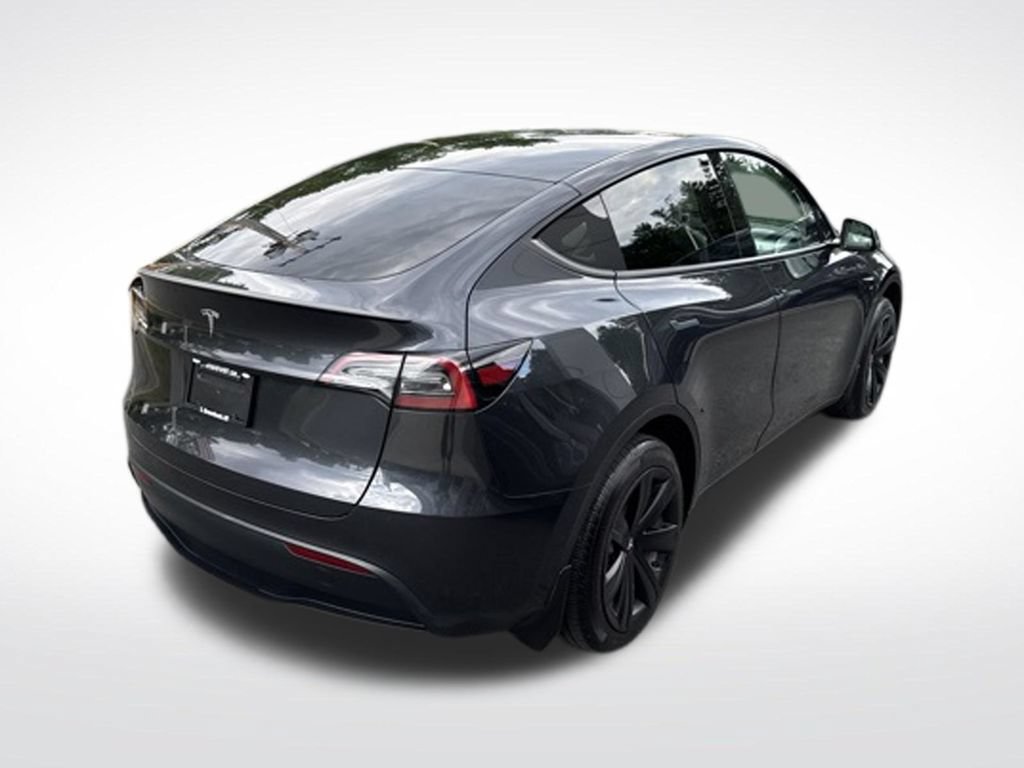 Used 2024 Tesla Model Y 2WD image 6
