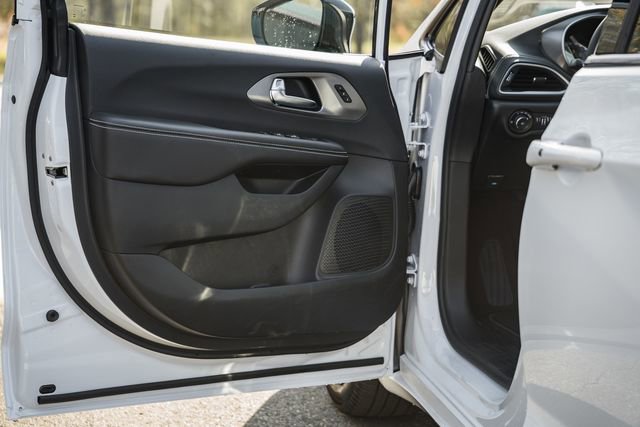 New 2026 Chrysler Pacifica Select image 43