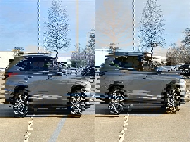 Used 2024 Acura MDX SH-AWD w/ Technology Package image 3