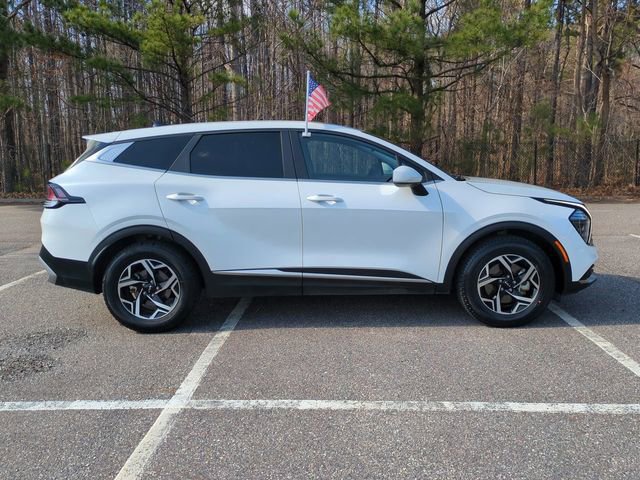 Used 2024 Kia Sportage LX image 3