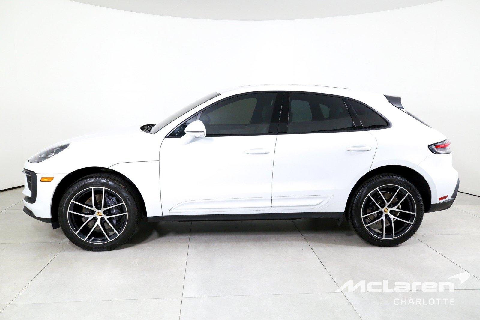 Used 2024 Porsche Macan w/ Premium Plus Package AWD/4WD image 5