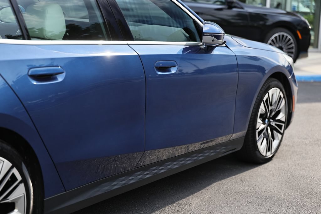 Used 2026 BMW 530i w/ Premium Package RWD image 7