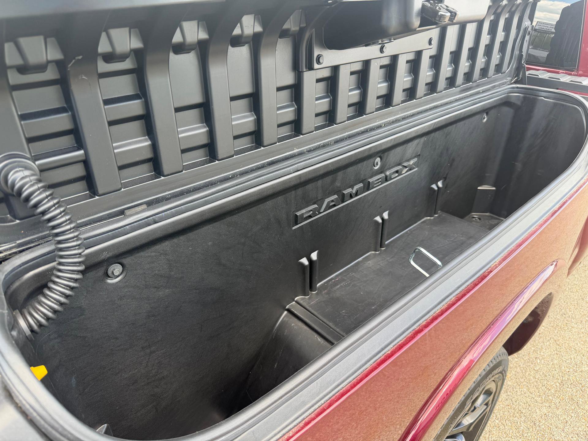 Used 2025 RAM 1500 Limited AWD/4WD image 12