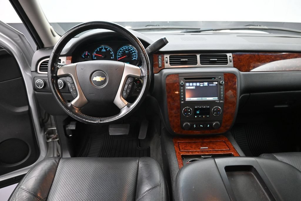 Used 2014 Chevrolet Suburban LTZ AWD/4WD image 11