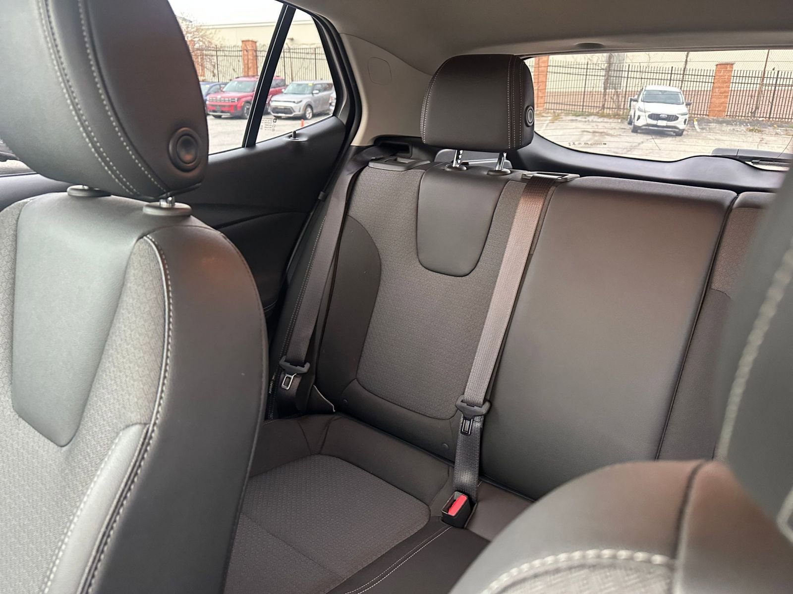 Used 2025 Buick Encore GX Preferred image 37