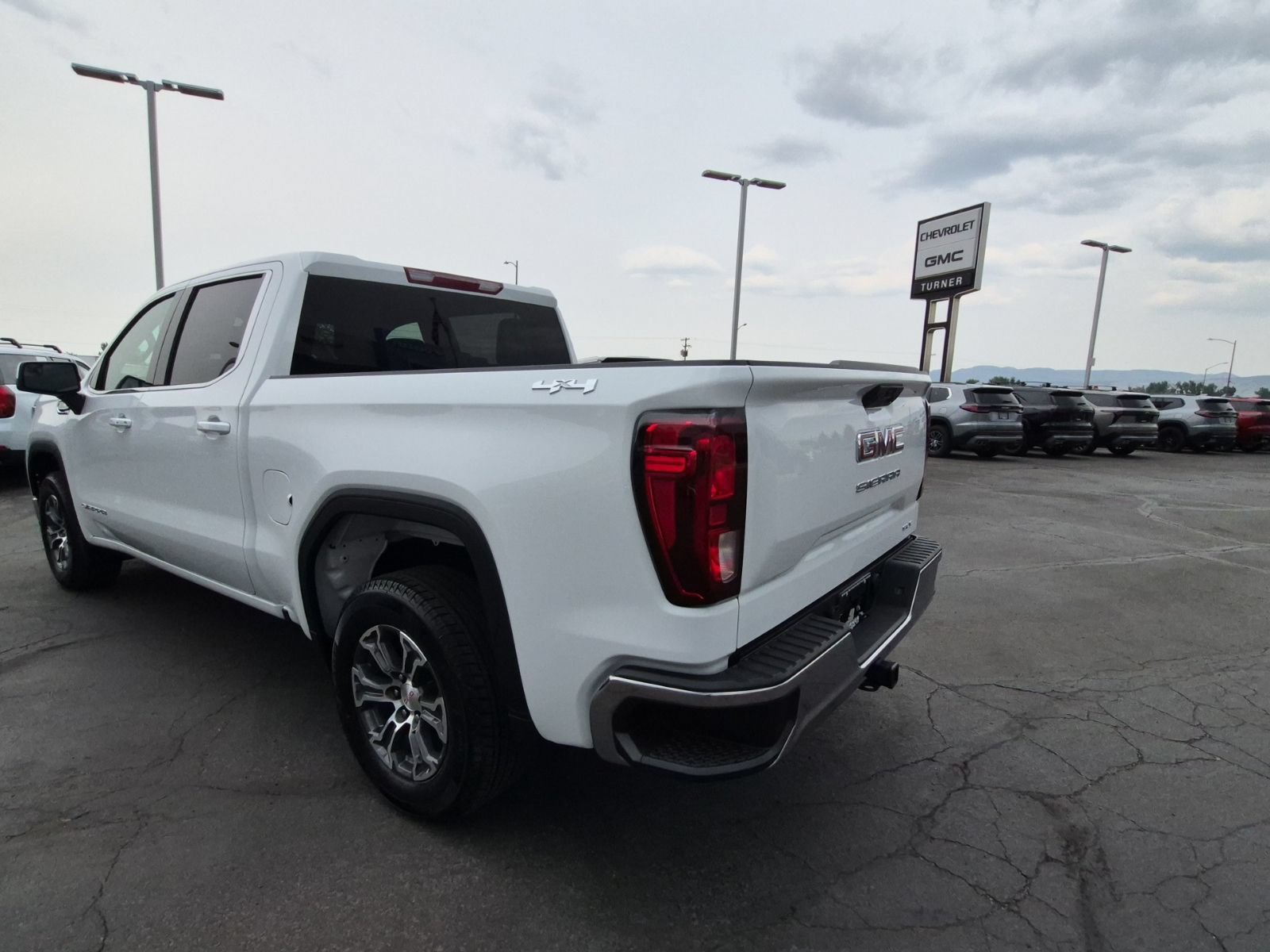 New 2026 GMC Sierra 1500 SLE AWD/4WD image 5