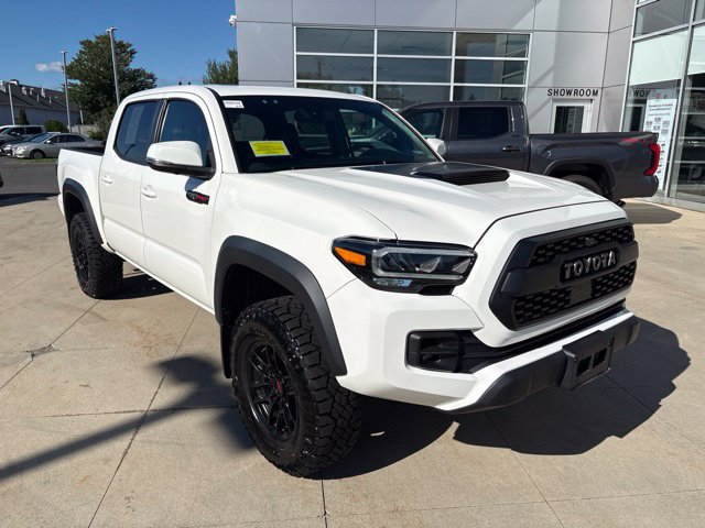 Used 2021 Toyota Tacoma TRD Pro AWD/4WD image 2