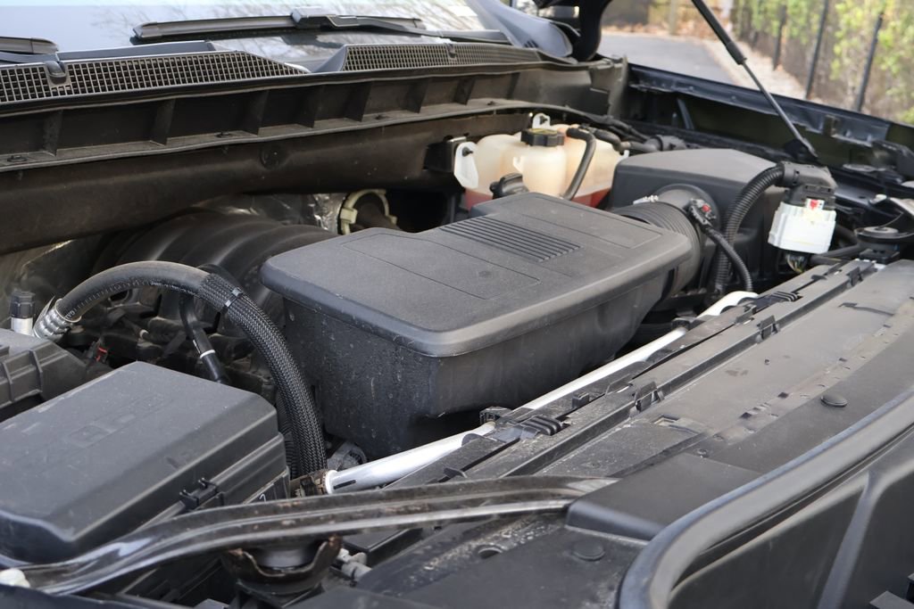 Certified 2024 Chevrolet Suburban Z71 w/ Off-Road Capability Package AWD/4WD image 15