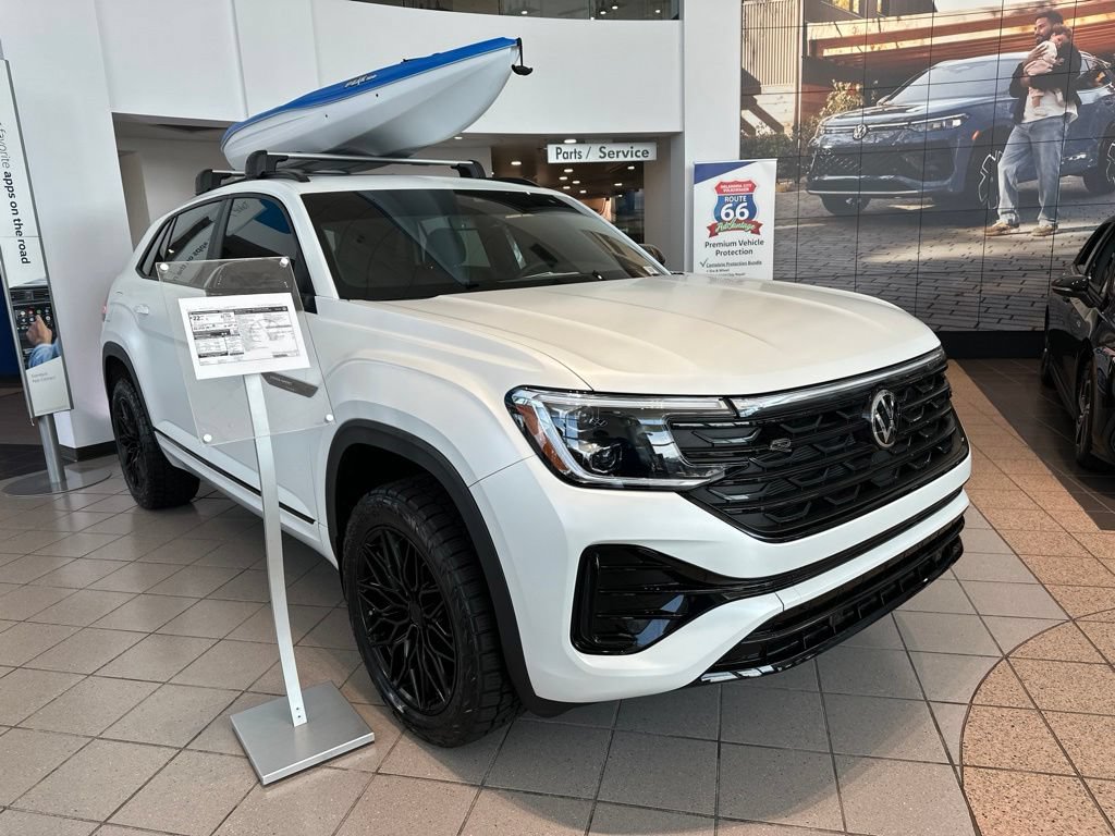 New 2026 Volkswagen Atlas Cross Sport SEL R-Line AWD/4WD image 3