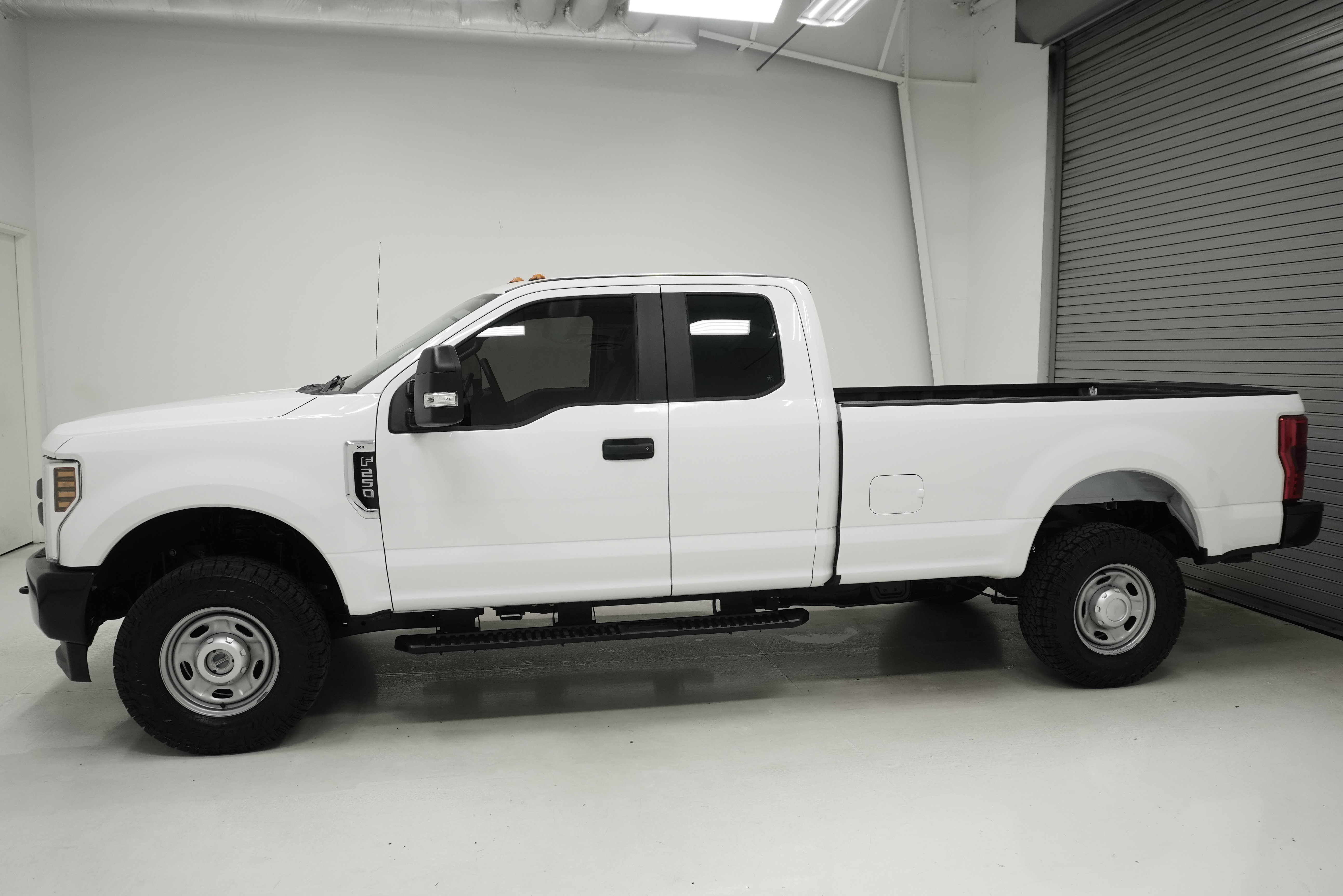 Used 2019 Ford F250 XL w/ Power Equipment Group AWD/4WD image 6