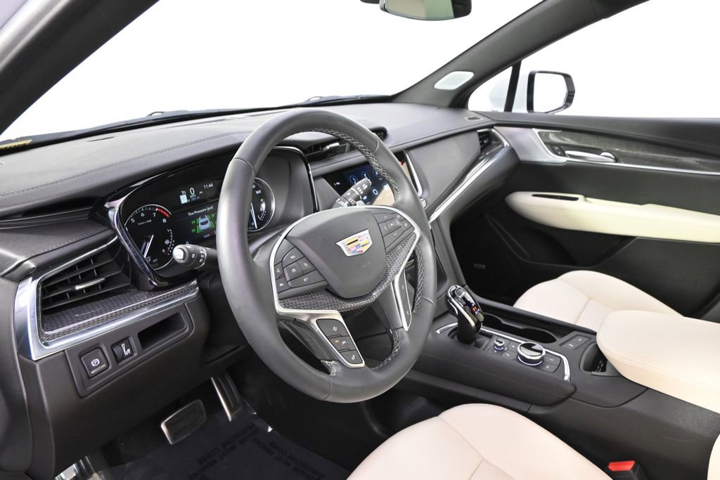 New 2025 Cadillac XT5 Sportv w/ LPO, Floor Liner Package image 11