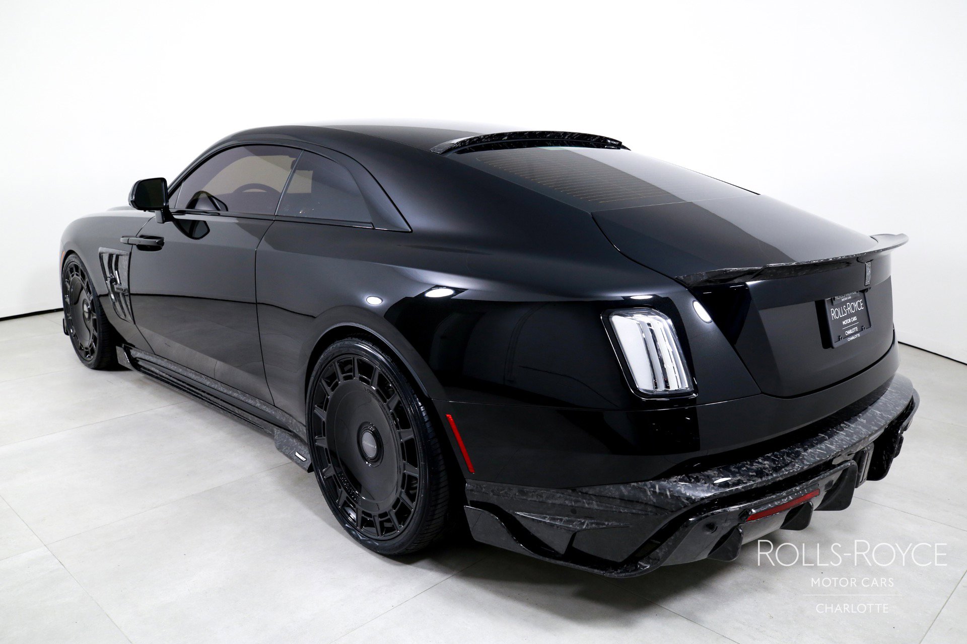 Used 2025 Rolls-Royce Spectre Black Badge w/ Spectre Enhancement Package image 8