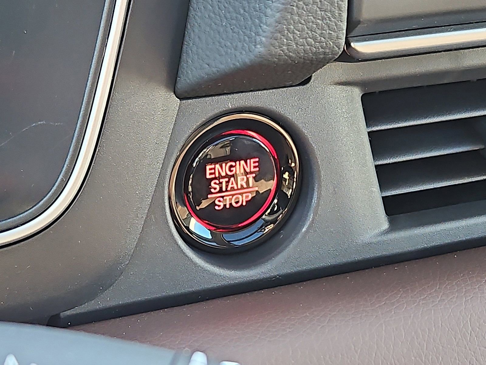 New 2026 Honda Pilot Touring image 24