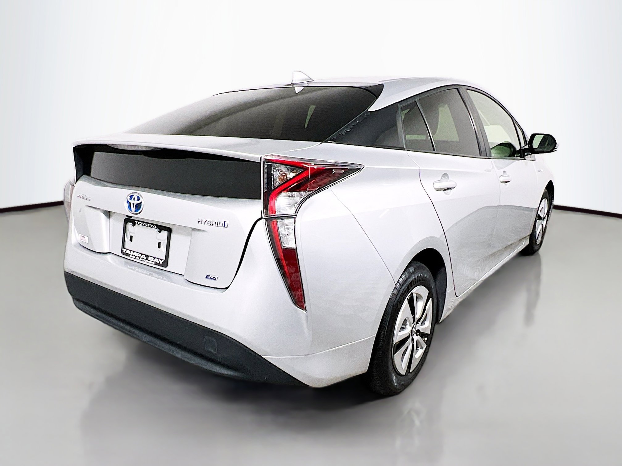 Used 2018 Toyota Prius Four image 4