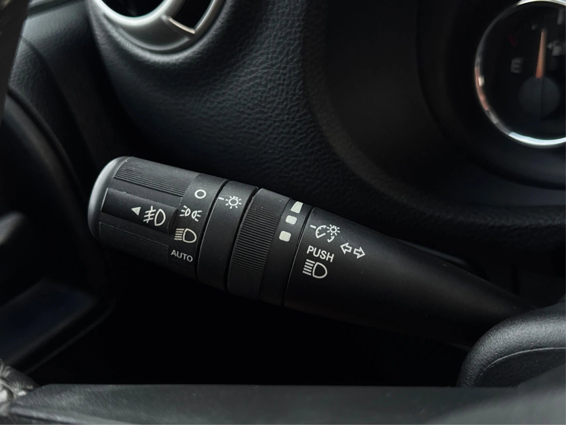 Used 2017 Jeep Wrangler Unlimited Rubicon w/ Connectivity Group image 31