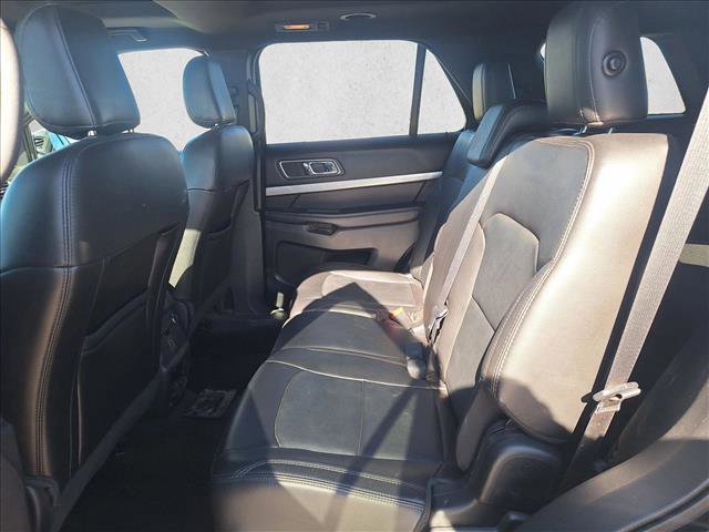 Used 2018 Ford Explorer XLT w/ Equipment Group 202A image 15